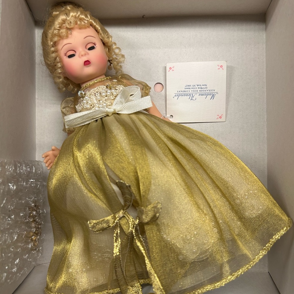Madame Alexander doll . Perfect Pearl . In original box